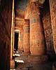 Ramses III's Tempel. Medinat Habu (Ramses III's Tempel) Farvestrlende sjler i anden grd ( Scan af KOL7712 )  Luxor Egypten Afrika  