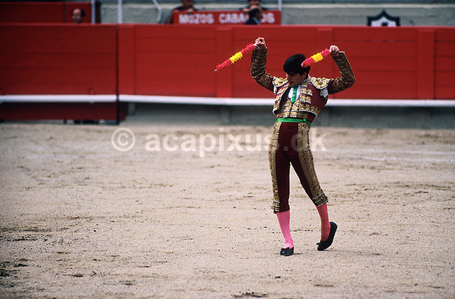 Tyref�gtning. Matadoren g�r klar til at s�tte et par banderillas; ; Plaza de Toros Monumental / Barcelona; Spanien; Europa; ; 