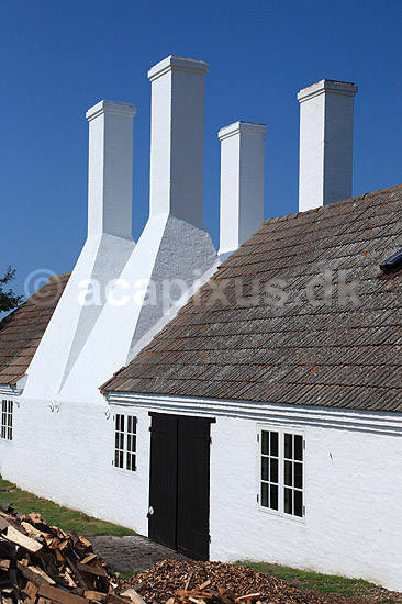 R�geri. Skorstene p� Hasle R�geri; ; Hasle / Bornholm; Danmark; ; ; Fiskeri, r�gning, f�devarer, f�devareindustri, forarbejdning, madvarer, Forarbejdning af fisk