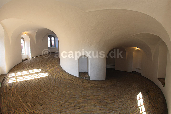 R�ndet�rn. Den indre spiral opgang i Rundet�rn; ; K�benhavn; Danmark; ; ; sev�rdigheder, turisme, Wonderful Copenhagen