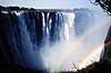 Victoria Falls. Victoria Falls, Zimbabwe og Zambia - Main Falls ( Scan af KOL3539 )   Victoria Falls / Zambezi River Zimbabwe Afrika  Viktoria vandfaldet, Viktoria vandfaldene, vandfald, vand, regnbue, regbuer