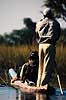 Safari i mokoro. Safari i mokoro, �koturisme Okavango deltaet, Botswana. Mokoro = dugout-canoe ( Scan af KOL3619 )   Okavango delta Botswana Afrika  Turisme, safari