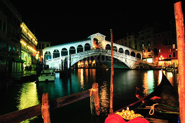 Ponte di Rialto. Ponte di Rialto over Canal Grande ( Scan af KOL7851 ) ; ; Venedig; Italien; ; ; Rialto broen