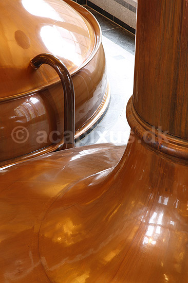 Bryghuset. Brygkedler i Ny Carlsberg Bryghus; ; Valby; Danmark; ; ; malt, maltbyg, urt, humle, �l, m�skning, m�skekeddel, urtkeddel, brygger, brygning, �lbrygning, Carl Jacobsen