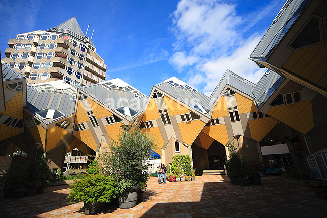 Cubic Houses. Cubic Houses i Rotterdam; ; Rotterdam; Holland; ; ; turistsev�rdigheder, turisme, huse, bebyggelse, bolig, boliger, gul