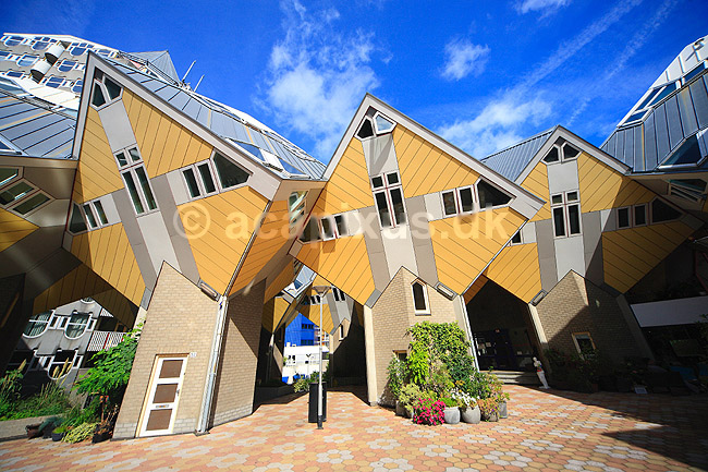 Cubic Houses. Cubic Houses i Rotterdam; ; Rotterdam; Holland; ; ; turistsev�rdigheder, turisme, huse, bebyggelse, bolig, boliger, gul