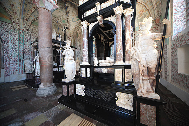 Roskilde Domkirke. Kong Frederik 2 og Sofies gravmonument i Helligtrekongers Kapel i Roskilde Domkirke (Frederik II); ; Roskilde Domkirke / Roskilde; Danmark; ; ; turistsev�rdigheder, religion, kristendom, kirker, kirke, domkirker, UNESCO World Heritage, gravkapeller, gravkapel, konger, kongehuset