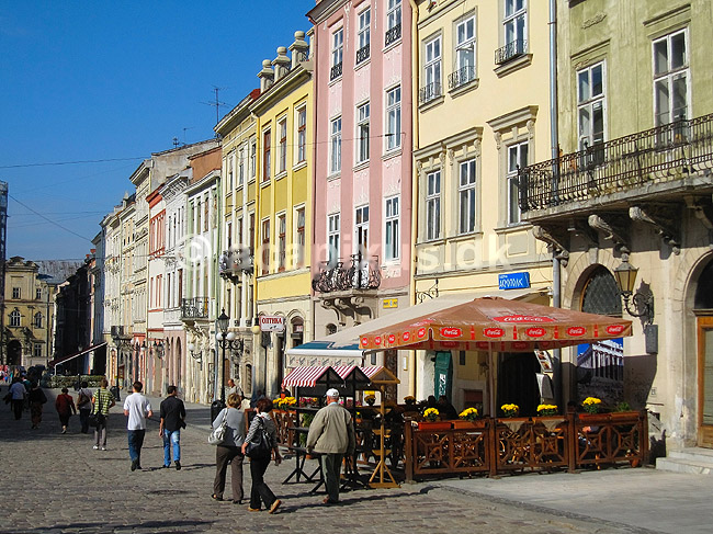 Lviv. Gadeliv i byen Lviv, der er regionshovedstad i Lviv Oblast (polsk: Lw�w, Lwow, tysk: Lemberg). V�rtsby til Euro 2012; ; Lviv; Ukraine; ; ; Leopolis, UNESCO's Verdensarvsliste, Unesco World Heritage, Europamesterskab 2012, Euro12
