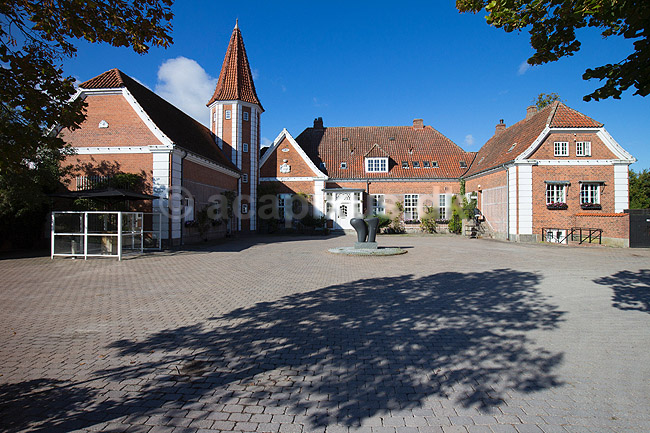 Hotel S�rup Herregaard. Hovedbygningen p� S�rup Herregaard syd for Ringsted; ; Ringsted / Sj�lland; Danmark; ; ; Hoteller, herreg�rde, slotshotel, slotshoteller, kursuscenter, konferencecenter