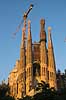 La Sagrada Familia. Byggekraner over Gaudis uf�rdige kirke, Sagrada Familia, i Barcelona  Barcelona Spanien   Temple Expiatori de la Sagrada Familia, Basilica and Expiatory Church of the Holy Family, Antoni Gaudi, UNESCO world heritage