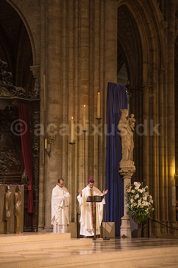Cath�drale Notre-Dame. Messe i Notre Dame domkirken i Paris; ; Paris; Frankrig; ; ; Notre Dame Cathedral, 6 Parvis Notre-Dame - Place Jean-Paul II, 75004 Paris, France. Kirker, domkirker, katedral, katedraler