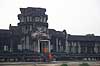 Angkor Wat. Buddhistiske munke i Angkor Wat templet i Angkor Archeological Park, World Heritage Site, bygget i 12e �rhundrede af Suryavarman II  Angkor Archeological Park / Siem Reap Cambodia   Angkor Wat, Templer, Khmer riget