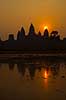 Angkor Wat. Angkor Wat templet ved solopgang i Angkor Archeological Park, World Heritage Site, bygget i 12e �rhundrede af Suryavarman II  Angkor Archeological Park / Siem Reap Cambodia   Angkor Wat, Templer, Khmer riget
