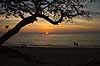 Solnedgang i Thailand. Solnedgang ved stranden i Khao Lak i Thailand   Thailand   sev�rdigheder, rejser, turisme, badeferie