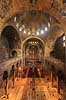 Venedig. Kirkerummet i Markuskirken (Saint Mark's Basilica) (Basilica Cattedrale Patriarcale di San Marco ) med forgyldte mosaikker  Venedig Italien  sev�rdigheder turisme