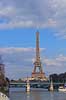 Eiffel T�rnet. Eiffel T�rnet set fra Ile aux Cygnes  Ile aux Cygnes  / Paris Frankrig  Sev�rdigheder Sev�rdigheder, st�l, metal, t�rne