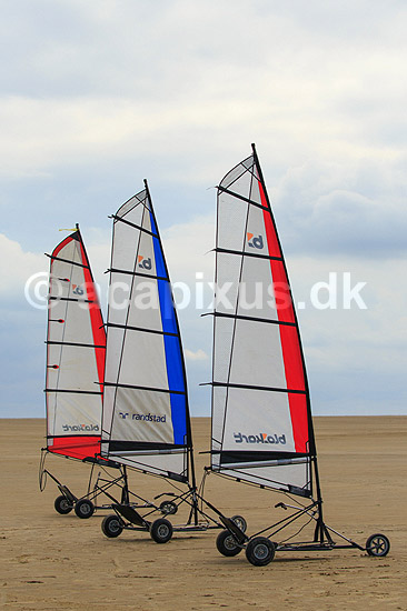 R�m�. Strandsejler p� S�nderstrand p� R�m� - en af Danmarks bredeste sandstrande; ; R�m�; Danmark; ; ; blokarts