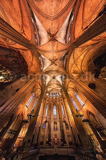 Catedral de Barcelona. Hovedskibet i katedralen i Barcelona; ; Catedral de Barcelona / Barcelona; Spanien; ; ; Kirker, katedraler, kristendom, katolsk, religion, sev�rdigheder