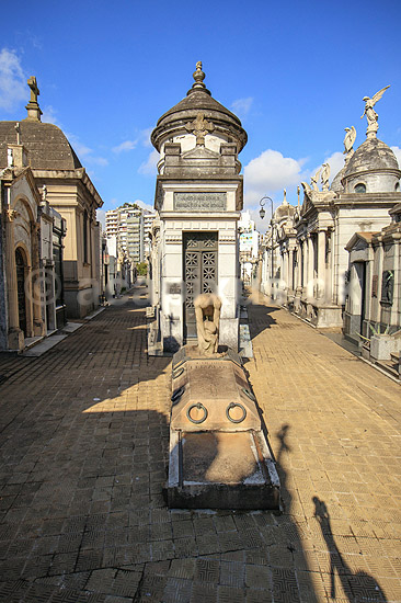 Buenos Aires. Gravmonumenter p� Cementerio de la Recoleta kirkeg�rde i Buenos Aires; ; Buenos Aires; Argentina; Sydamerika; ; kirkeg�rde