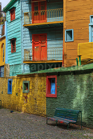 La Boca. Caminito gaden i La Boca i Buenos Aires. Gadens huse er bemalet i farvestr�lende farver; ; Buenos Aires; Argentina; Sydamerika; ; 
