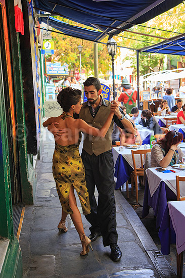 Tango. Street-tango p� fortovsrestaurant i Magallanes gaden i La Boca i Buenos Aires; ; Buenos Aires; Argentina; Sydamerika; ; 