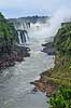 Iguazu vandfaldene. Iguazu vandfaldene med Garganta del Diablo bagerst set fra den Argentinske side af vandfaldene - til h�jre Argentina til venstre Brasilien  Iguazu Argentina Sydamerika  Vandfald, The Iguazu Falls, Iguaz� Falls, Iguassu Falls, Igua�u Falls, Cataratas del Iguaz�, Cataratas do Igua�u 