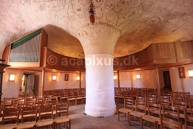 Olsker. Kirkerummet i Ols kirke - Olsker; ; Olsker / Bornholm; Danmark; ; ; Rundkirke, rundkirker, kirke, kirker, kristendom, religion