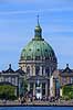 Amalienborg og Marmorkirken. Amalienborg og Marmor Kirken / Frederiks Kirke set fra Operahuset  K�benhavn Danmark  Sev�rdigheder 
