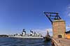 Peder Skram og Mastekranen. Museumsskibet Peder Skram og Museumsskibet P547 Sehested fort�jet p� Nyholm ved Mastekranen som del af Statens Forsvarshistoriske Museum  Marinestation K�benhavn / K�benhavn Danmark   torpedomissilb�d, Willemoes-klassen