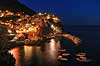 Cinque Terre. Manarola i aftenskumringen. Manarola er den n�st sydligste af de 5 Cinque Terre byer  Manarola / Parco Nazionale delle Cinque Terre / Ligurien Italien   Liguria, turisme, sightseeing