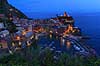 Cinque Terre. Vernazza i aftenskumringen. Vernazza er den n�st nordligste af de 5 Cinque Terre byer  Vernazza / Parco Nazionale delle Cinque Terre / Ligurien Italien   Liguria, turisme, sightseeing