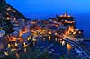 Cinque Terre. Vernazza i aftenskumringen. Vernazza er den n�st nordligste af de 5 Cinque Terre byer  Vernazza / Parco Nazionale delle Cinque Terre / Ligurien Italien   Liguria, turisme, sightseeing