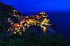 Cinque Terre. Vernazza i aftenskumringen. Vernazza er den n�st nordligste af de 5 Cinque Terre byer  Vernazza / Parco Nazionale delle Cinque Terre / Ligurien Italien   Liguria, turisme, sightseeing