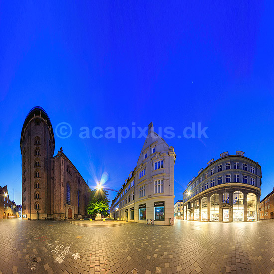 Rundet�rn. Rundet�rn og Trinitatis Kirke, Studenterhuset, Arnold Busk og Regensen p� K�bmagergade; ; K�bmagergade / K�benhavn; Danmark; ; ; sev�rdigheder, turisme, Wonderful Copenhagen, Round Tower, Rundet�rnet