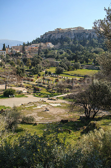 Athens agora. Den athenske agora (samlingssted), med Akropolis i baggrunden; ; Akropolis / Athen; Gr�kenland; ; Sev�rdigheder; Hellas, Acropolis