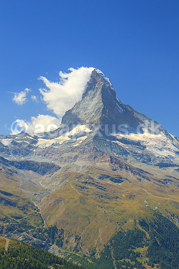 Matterhorn. Det ikoniske bjerg Matterhorn set fra n�r bjergs�en Stellisee; ; Zermatt; Schweiz; ; ; Alperne, bjerglandskab, Alpelandskab, bjergvandring