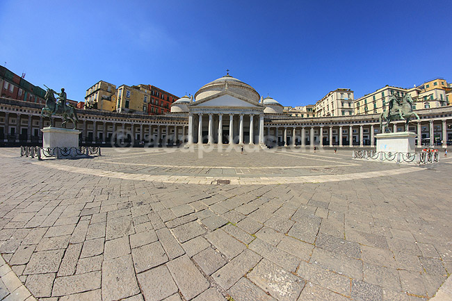 San Francesco di Paola kirken. Basilica Reale Pontificia San Francesco da Paola p� Piazza del Plebiscito i Napoli; ; Napoli / Campania; Italien; ; Sev�rdigheder; Religion, kristendom, kirker