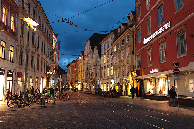 Graz. Sackstrasse i Graz; ; Sackstra�e / Graz; �strig; ; Sev�rdigheder; Bybilleder, skumring