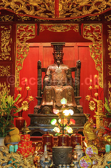 Temple Of Literature i Hanoi. Statue i Temple Of Literature i Hanoi; ; Temple Of Literature / Hanoi; Vietnam; ; Sev�rdigheder; Turisme