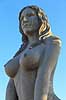 Den Store Havfrue statue p� Drag�r Havn. Den Store Havfrue, bestilt af Peter Bech, udf�rt i Kina i kinesisk granit, blev i 2006 rejst over for skulpturen Isbj�rn med unger p� Langeliniekajen og blev i 2018 flyttet til Drag�r Fort. Blev i 2025 anklaget for at v�re sexistisk, pornografisk og vulg�r og Drag�r Kommune �nsker den fjernet. Alle adspurgte under fortograferingen anser den dog som smuk og mener den om noget skulle have en mere fremtr�dende plads.  Drag�r Danmark  sev�rdigheder Havfruer, skulpturer