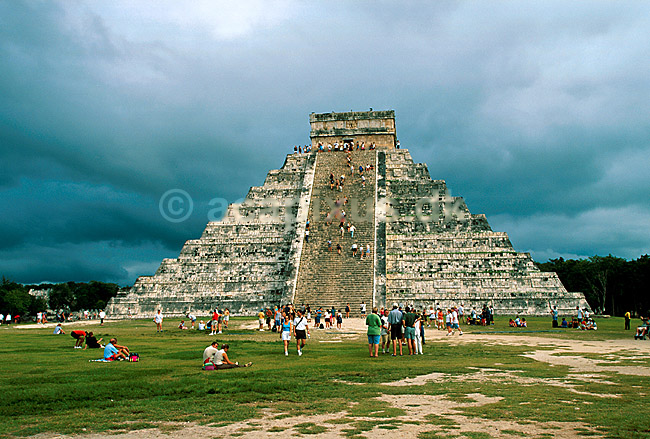El Castillo (Pyramid of Kukulc�n). Maya ruiner ved Chich�n Itz�. ; ; Chich�n Itz�, Yucat�n; Mexico; Nord Amerika; ; sights