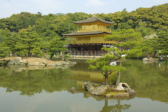 Kinkaku-ji. Den forgyldte pagode ved Kinkaku-ji; ; Kinkaku-ji / Kyoto; Japan; Asien; ; templer
