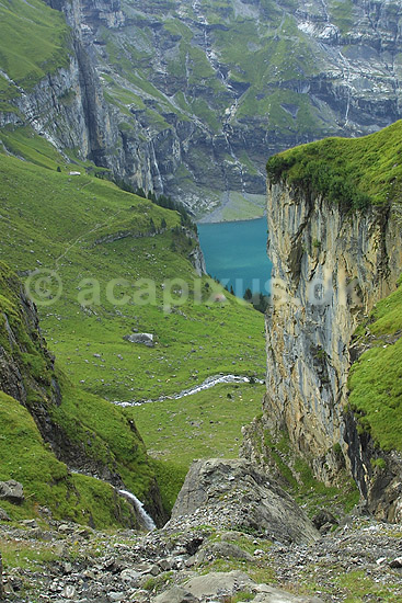 Oeschinensee. Oeschinensee i Oeschinental i de Schweiziske Alper; ; Kandersteg; Schweiz; Europa; ; 