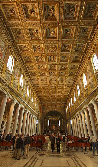 Santa Maria Maggiore. Hovedskibet i Basilica di Santa Maria Maggiore, en af Roms fire patriarkalske kirker; ; Rom; Italien; Europa; ; turistsev�rdigheder, religion, kristendom