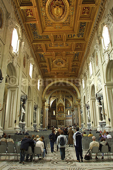 San Giovanni in Laterano. Roms domkirke, San Giovanni in Laterano. Paved�mmets s�de indtil 1400 tallet; ; Rom; Italien; Europa; ; turistsev�rdigheder, kirker